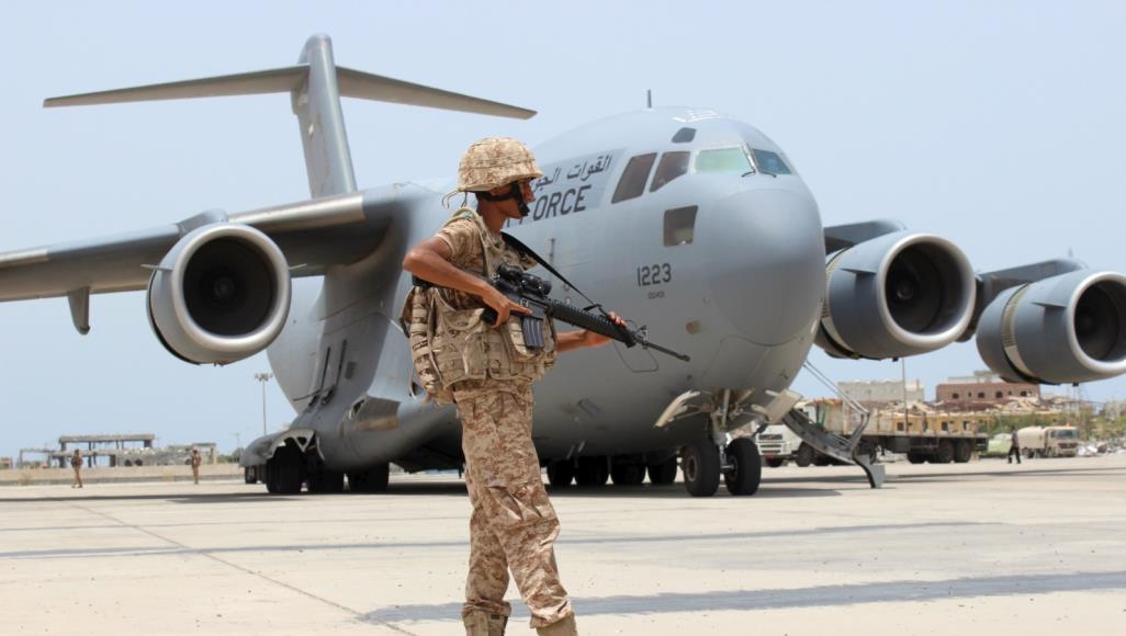 انتصار اولي للحوثيين.. جيش الإمارات يهرب من اليمن بذريعة الانتقال من الاستراتيجية العسكرية الى الاخرى السلمية