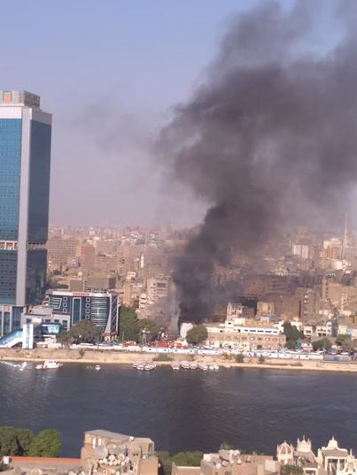 حريق ضخم في محل اقمشة بمنطقة وكالة البلح التجارية على كورنيش النيل وسط القاهرة
