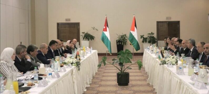 بدء الاجتماعات التحضيرية للجنة العليا الأردنية الفلسطينية المشتركة في رام الله