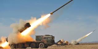 الحوثيون يطلقون صاروخا باليستيا على قاعدة عسكرية بالرياض