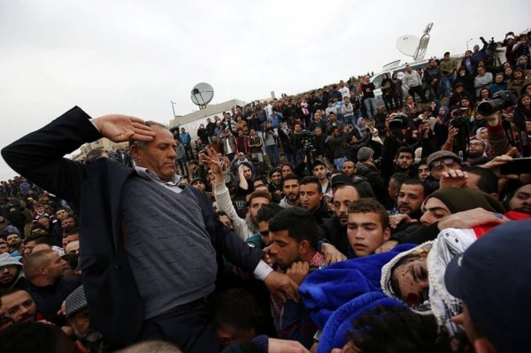 مئات الفلسطينيين يشيعون المثقف الثوري الشهيد باسل الأعرج في الولجة