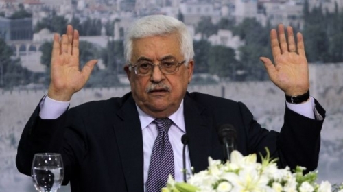 64 % من ابناء الضفة الغربية وقطاع غزة يطالبون محمود عباس بالرحيل
