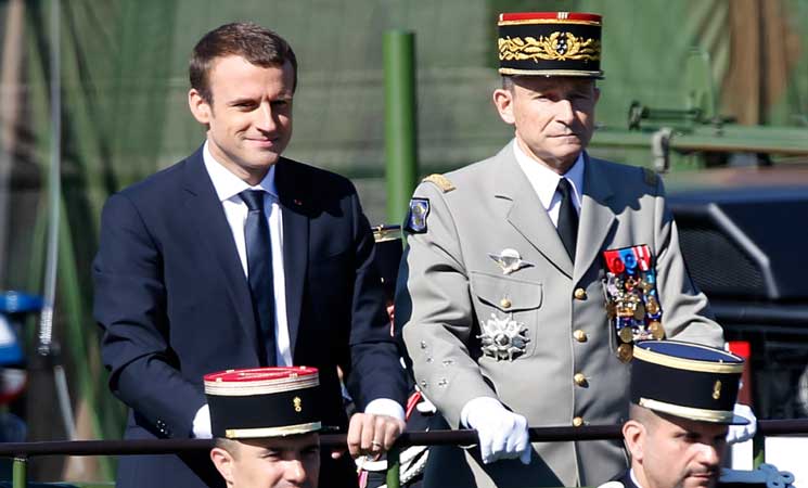 رئيس الاركان الفرنسي يضطر للاستقالة جراء خلافه مع رئيس الجمهورية