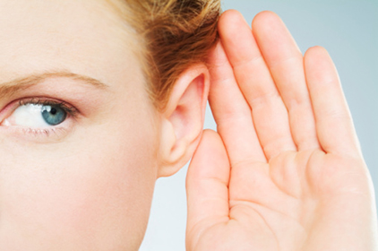 حاسة السمع تفوق حاسة البصر في معرفة حقيقة مشاعر الاخرين