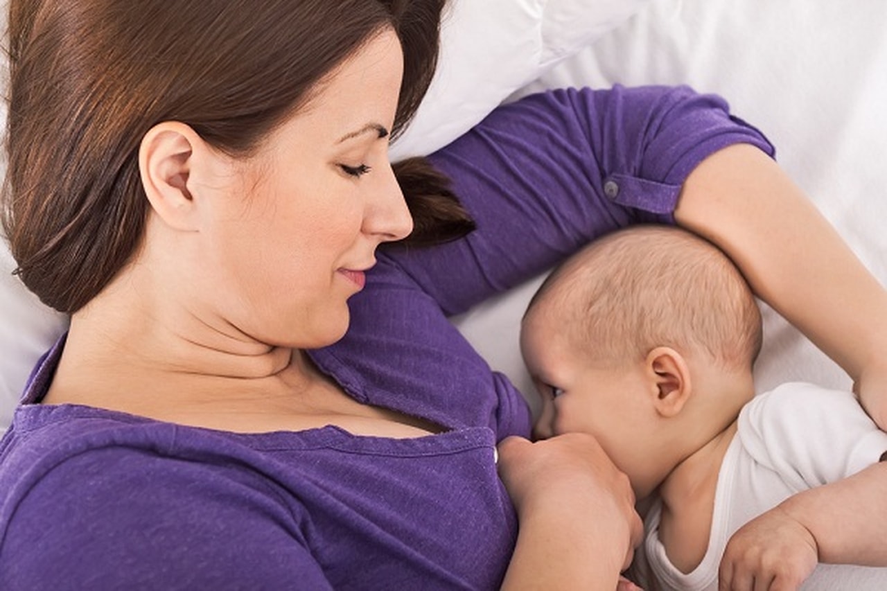 الابحاث العلمية تثبت ان الرضاعة مفيدة جداً للطفل والام معاً