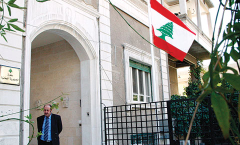 سفير لبناني جديد يدشن بداية عودة السفراء العرب والاجانب الى دمشق