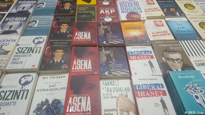 سلطات اردوغان تلقي القبض على الكتب بتهمة تشجيع الارهاب والانقلاب