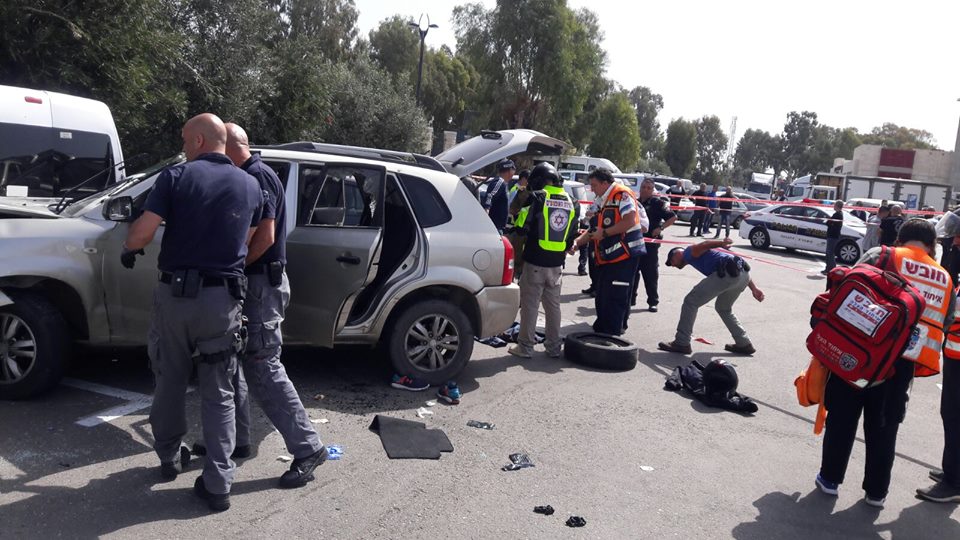 اصابة جنديين وشرطي صهاينة في عملية دهس بمدينة عكا