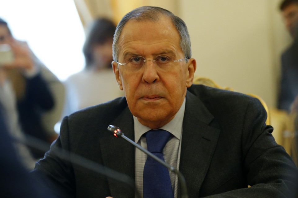 لافروف يعلن ان روسيا مهتمة بتهدئة الوضع شمالي سوريا وفتح حوار بين دمشق وانقرة