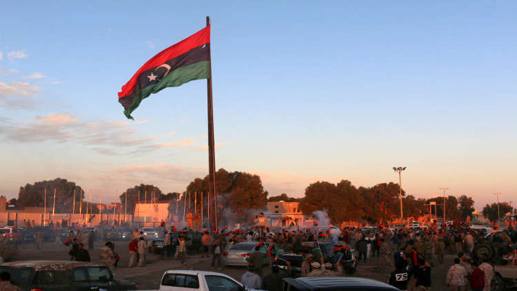 تفجير انتحاري يوقع ١١ قتيلاً في مقر المفوضية العليا للانتخابات بالعاصمة الليبية