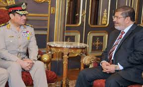 لماذا سلّم السيسي سلاحه قبل لقاء الرئيس المعزول محمد مرسي ؟