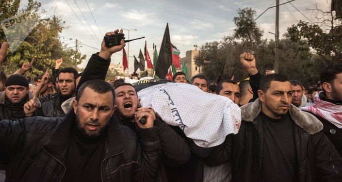 إصابة عشرات الفلسظينيين بجروح إثر مواجهات مع الجيش الإسرائيلي في قطاع غزة وشمال الضفة