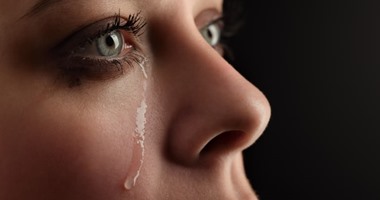 لان البكاء مريح ومفيد.. فلا بأس للرجال من البكاء مثل النساء