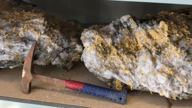 اكتشاف صخور استرالية بملايين الدولارات لانها مسكونة بالذهب