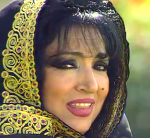 العباءة العربية تواكب مسيرة سميرة توفيق الغنائية باللهجة البدوية