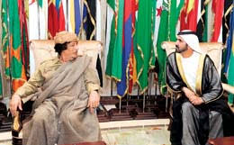 القذافي يدعو حاكم دبي لمعاونته في القيام بثورة اقتصادية في ليبيا