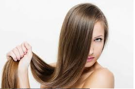 للنساء فقط.. هذه اسوأ 10 عادات في التعامل مع الشعر ‎
