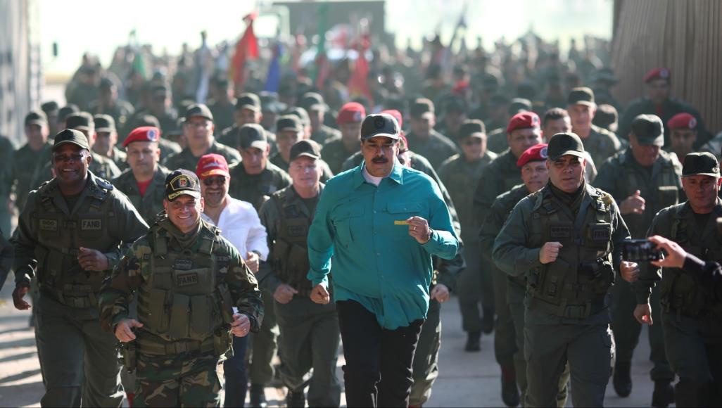 الجيش الفنزويلي.. أكثر من مئة الف مقاتل وألف دبابة ومدرعة على اهبة الاستعداد للمواجهة