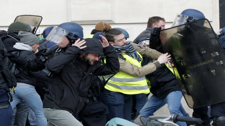 الجيش ينضم اليوم الى قوات الشرطة لقمع تظاهرات جديدة للسترات الصفراء في فرنسا 