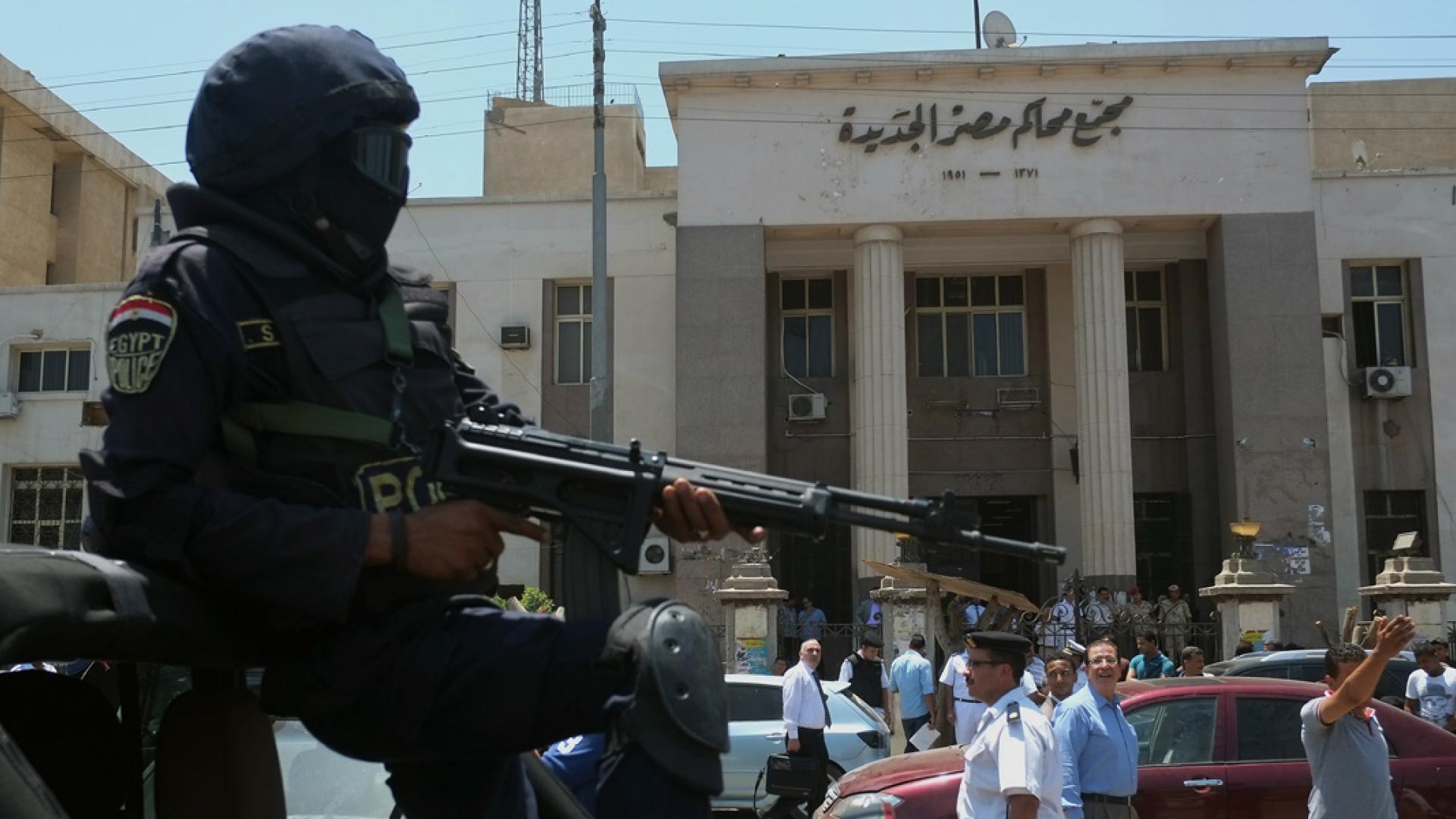 خبراء لـRT  : قيادات الإخوان تسعى للتخلص من عناصرها المتورطين بالقتل عبر تسليمهم للسلطات المصرية