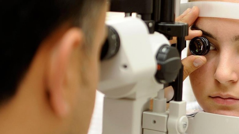 الخبراء يكشفون عن ستة أعراض مبكرة لسرطان العيون