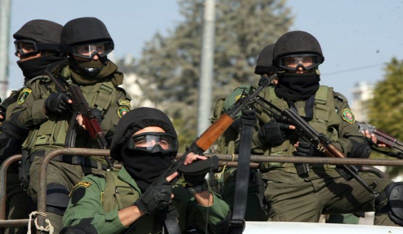 تقرير اعلامي اسرائيلي يزعم ان حركة حماس جندت عناصر من اجهزة امن السلطة للعمل لحسابها