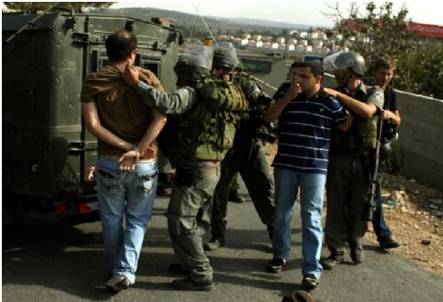 ضمن حملاتها اليومية.. اعتقالات إسرائيلية تطال 17 فلسطينياً بالضفة والقدس