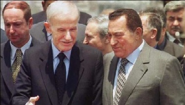 حسني مبارك يشيد دون قصد بقومية حافظ الاسد الذي رفض مقايضة الجولان بالتخلي عن فلسطين  