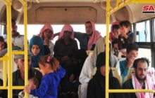 مئات المهجرين السوريين يغادرون جحيم مخيم الركبان الى احضان دولتهم 