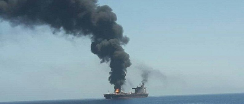 صعود اسعار النفط بعد تعرض ناقلتين اليوم لهجوم في خليج عمان قرب إيران التي استطاعت انقاذ 44 بحاراً