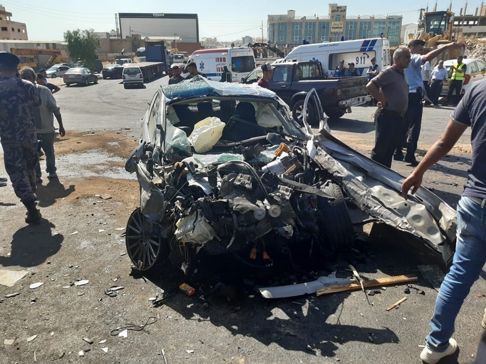 وفاتان وثلاث اصابات بحادث تصادم على طريق اتوستراد عمان الزرقاء