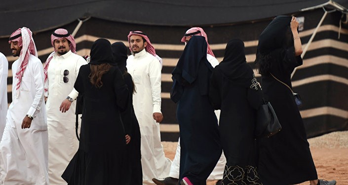 تحذير للسعوديين من سماسرة في الخارج يسهلون الزواج من اجنبيات