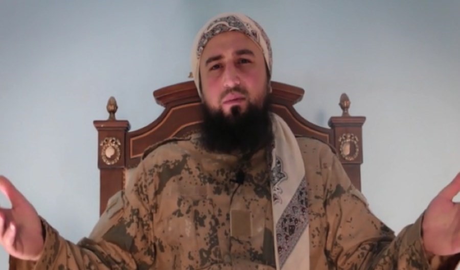 ابرز قيادي في هيئة تحرير الشام الارهابية ينقلب على الجولاني ويفضح فساده وارتباطاته/ فيديو