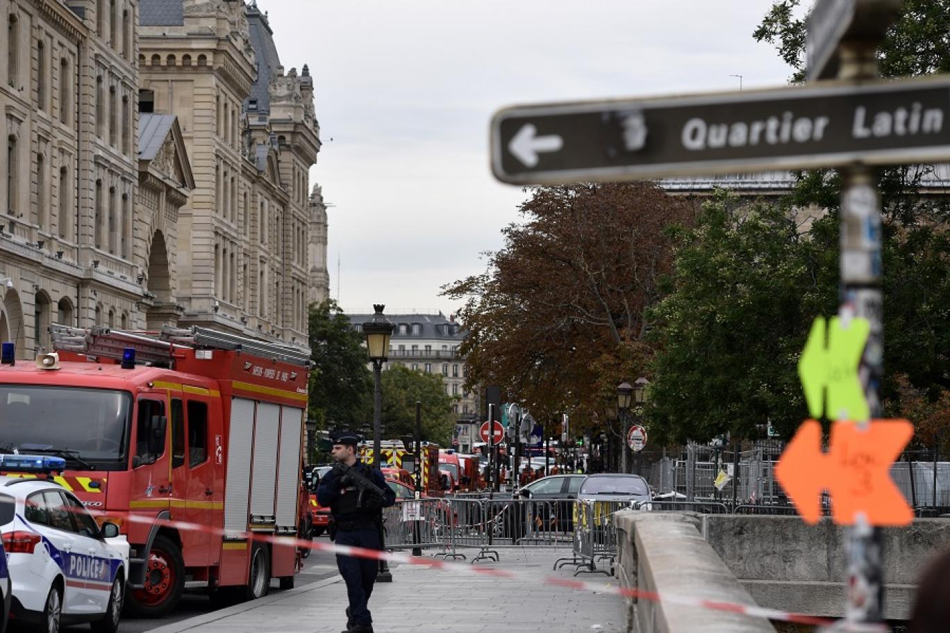 مقتل 4 شرطيين فرنسيين طعناً داخل مقر أمني في باريس