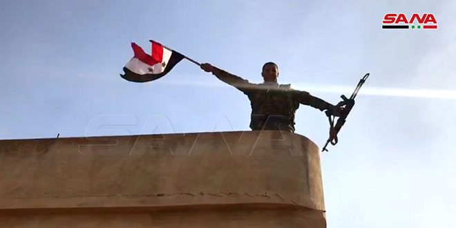 الجيش السوري يشتبك مع قوات الاحتلال التركي، وإصابة طاقم الفضائية السورية خلال العمليات العسكرية/ فيديو