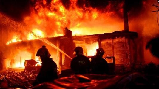 مصرع 13 باكستانيا بينهم 8 اطفال بحريق في بيت من الزينكو باحدى مزارع الشونة الجنوبية
