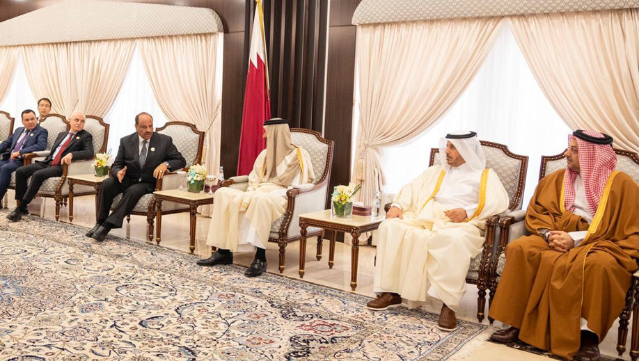 في مؤشر على تطور العلاقات الثنائية.. أمير قطر يستقبل وزير الداخلية
