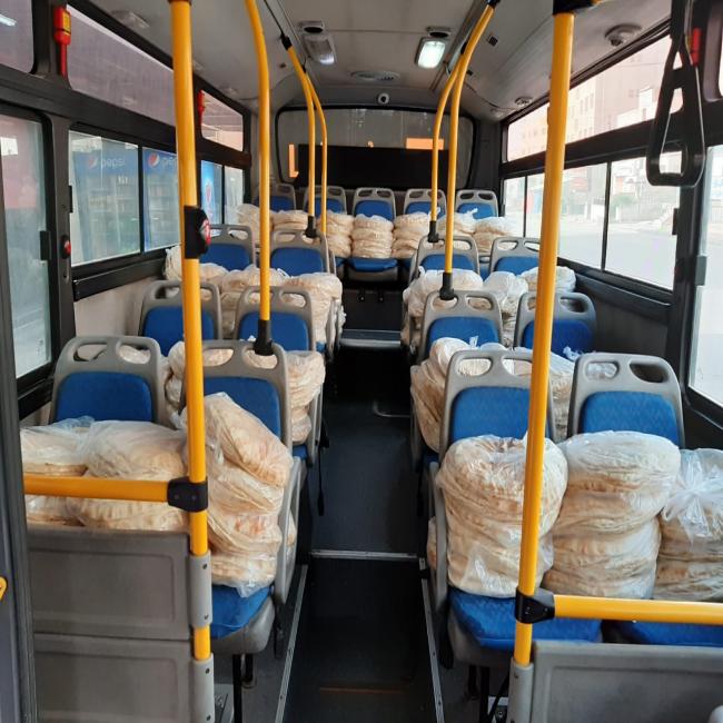 في اول ايام التجربة.. أمانة عمان تباشر منذ الصباح ايصال الخبز الى منازل المواطنين بواسطة 190 حافلة