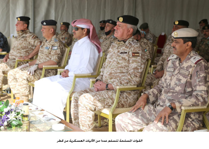 القوات المسلحة تتسلم من قطر عددا من الآليات العسكرية