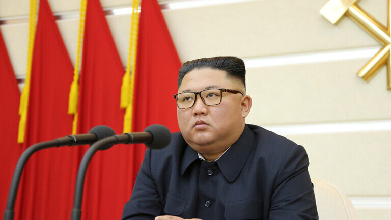 مُكذّباً شائعات مرضه ووفاته.. زعيم كوريا الشمالية يظهر علناً للمرة الأولى منذ 20 يوما