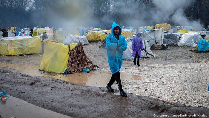 رغم مخاطر الكورونا.. تركيا توظف عذابات اللاجئين لمعاودة 