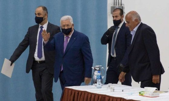 وسط انتقادات الجبهة الديموقراطية.. عباس يشكل لجنة للرد الفوري على أي قرار إسرائيلي بضم مناطق من الضفة الغربية