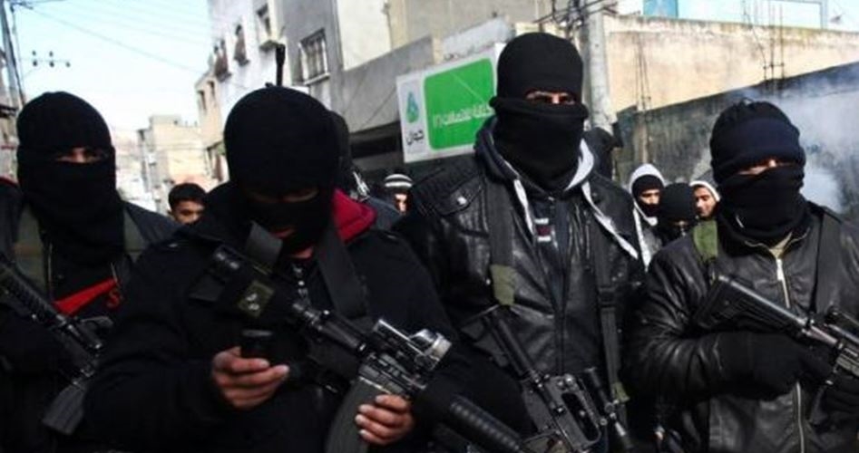 ظهور مسلّح لناشطين من حركة فتح يطلقون الرصاص في قلقيلية بالضفة الغربية لأول مرة منذ حلّ  كتائب شهداء الأقصى عام 2006 / فيديو