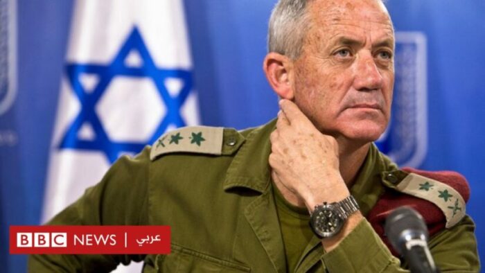 وزير الحرب غانتس يحذر من أن إسرائيل تتجه للانقسام والتطرف، ويدعو الى تشكيل حزب وسطي عابر للكتل