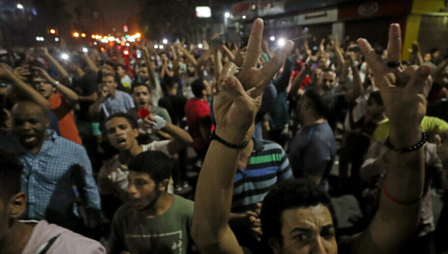 مقتل 3 أشخاص بنيران الأمن المصري خلال مظاهرات ضد السيسي
