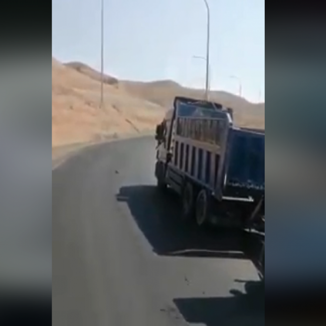 ضبط سائق شاحنة نقل قادها باستهتار ونهور