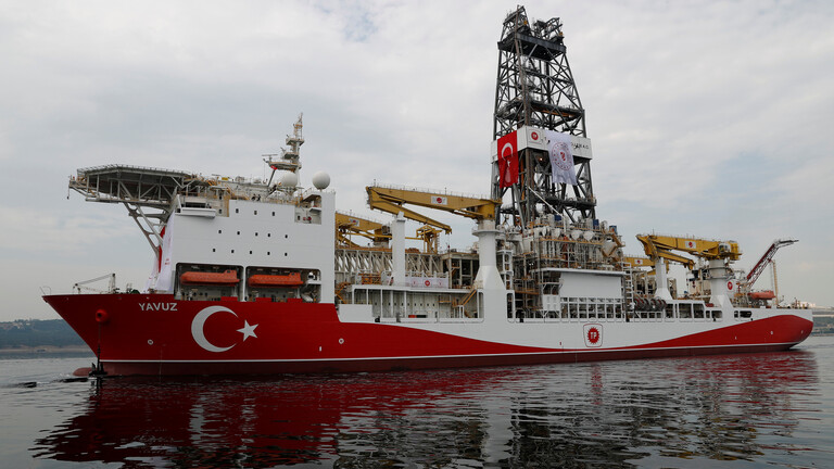 اردوغان يحارب في عدة الجبهات.. اليونان تدين إعادة تركيا سفينة تنقيب إلى شرق المتوسط وتعتبر ذلك تهديدا للسلام