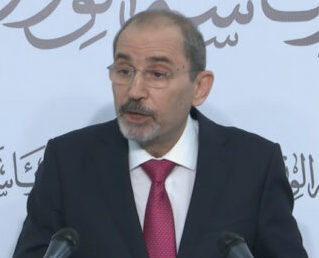 الصفدي: الأمير حمزة قام بالتحريض وتجييش المواطنين ضد الدولة، وانصاره مرروا ادعاءات ورسائل إلى المعارضة الخارجية