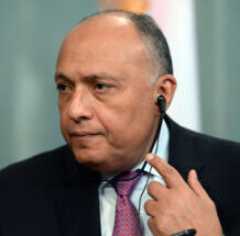 وزير خارجية مصر يجري أول زيارة لدمشق وأنقرة منذ عقد