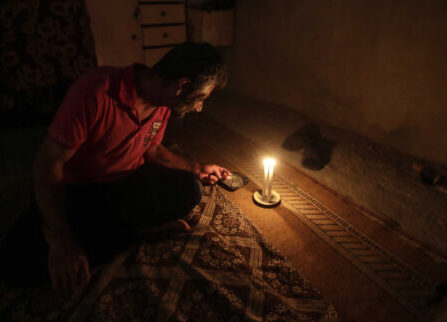 لبنان يدخل في ظلام تام بعد توقف أكبر محطتي كهرباء